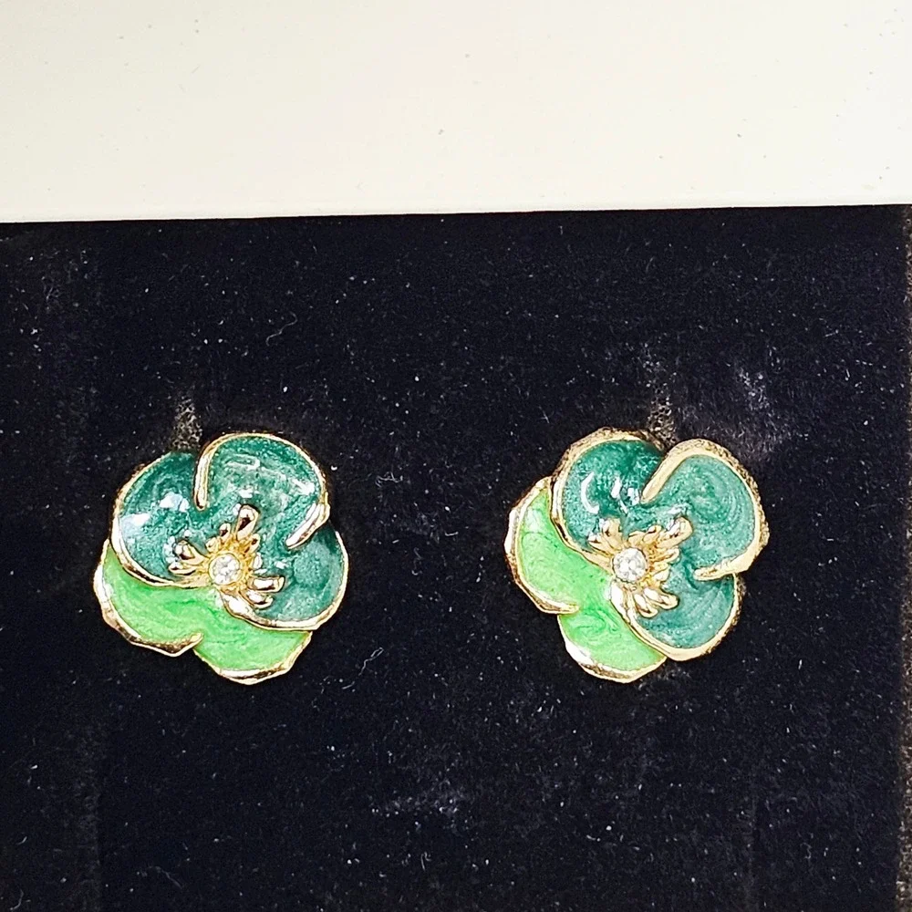 Vtg Pansy Flower‎ Stud Earrings Green Enamel Rhinestone Cottagecore Botanical